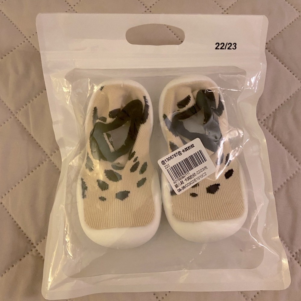 2 Tiny Feet Barefoot Walker leopard print